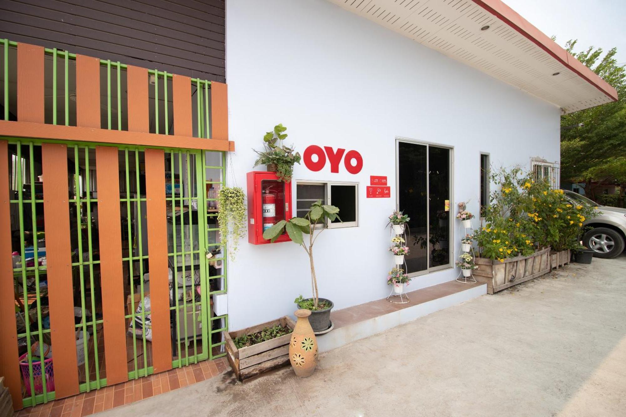 Oyo 644 Pong Pai House Hotel Banguecoque Exterior foto
